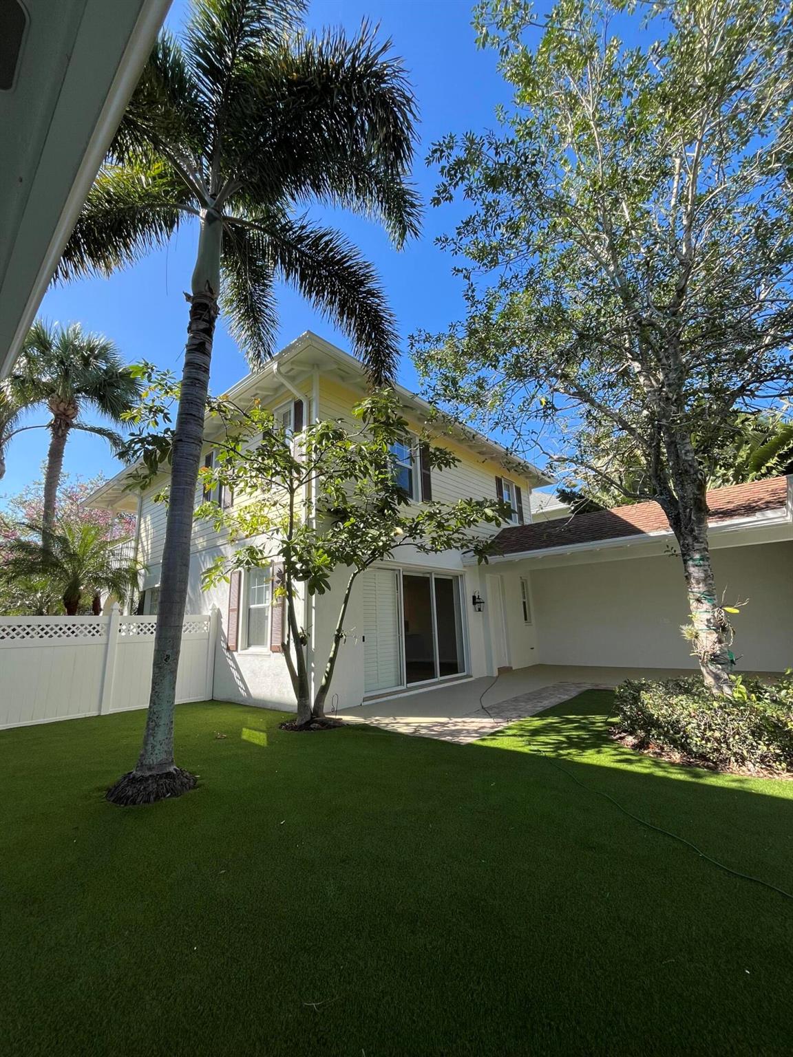 275 Caravelle Drive