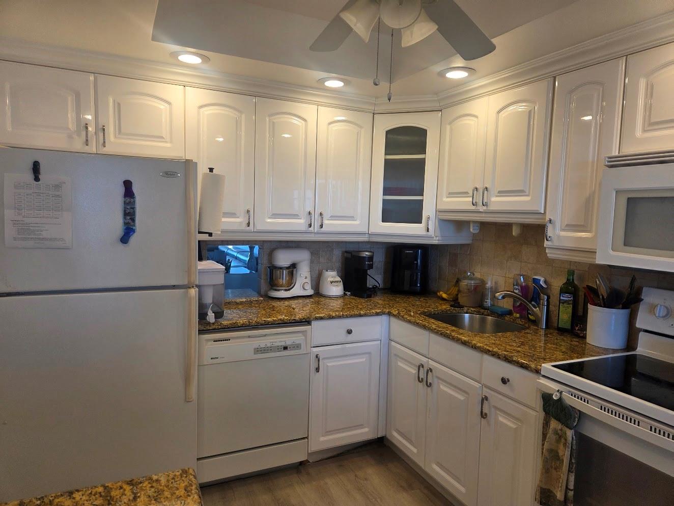 3150 N Palm Aire Dr 805