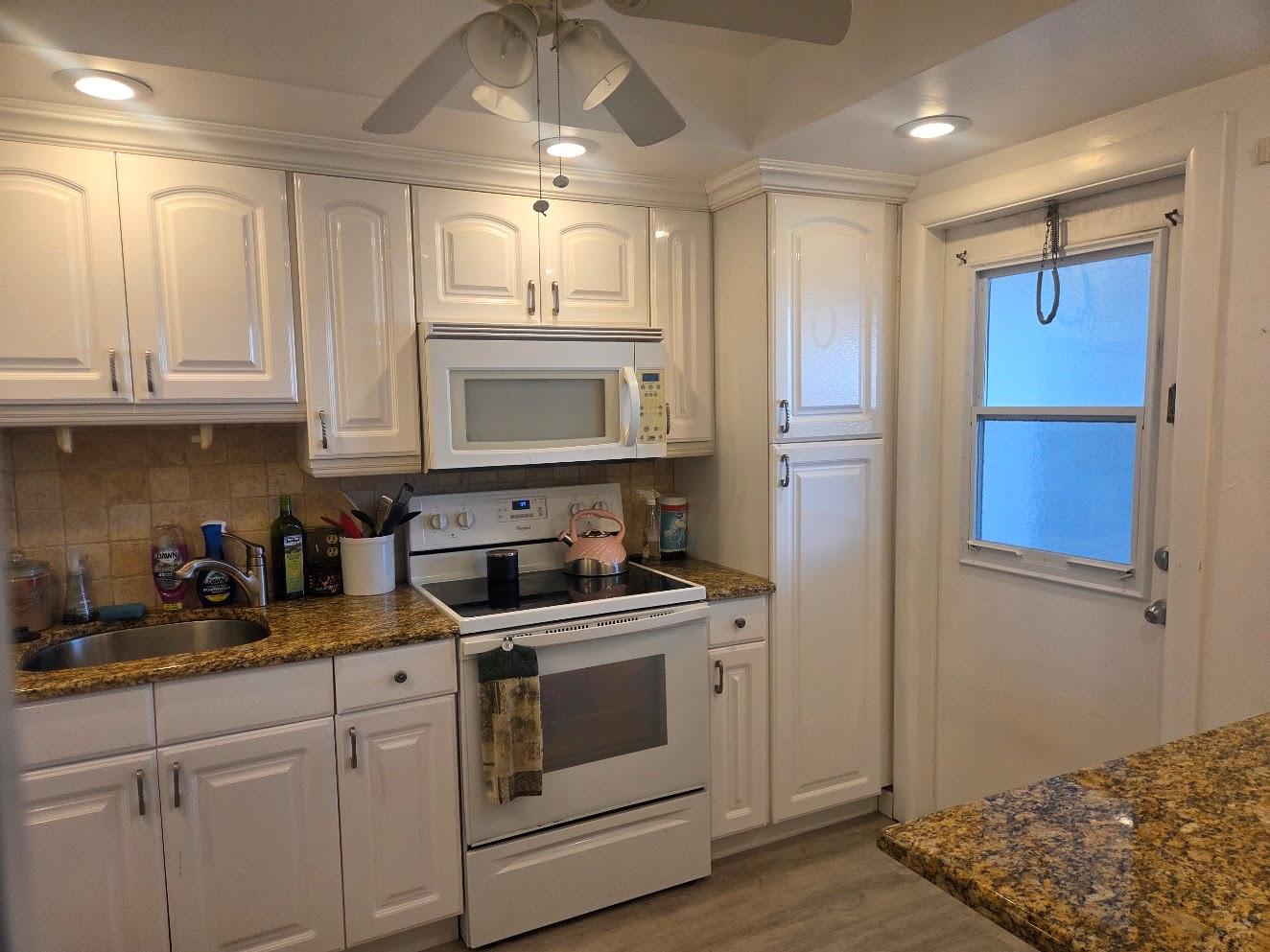 3150 N Palm Aire Dr 805