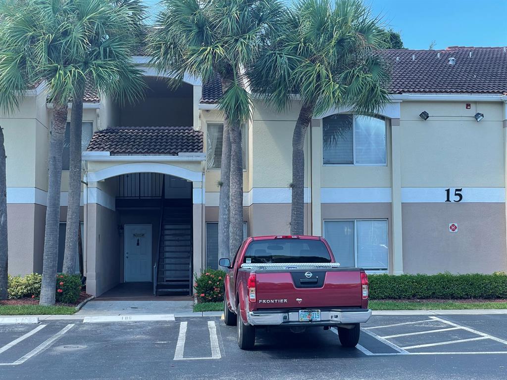 LOCATION LOCATION LOCATION - Ground floor 2 bedroom/2 bathroom with washer/dryer. CLOSE to Boynton Beach Mall , WallMart, public beaches, restaurants and best amenities, I95, 20 minutes from Boca Raton. CASABLANCA ISLES COMMUNITY offers: Management on site, Resort Style Clubhouse, Community Pool, Tennis Courts, Gym and much more.