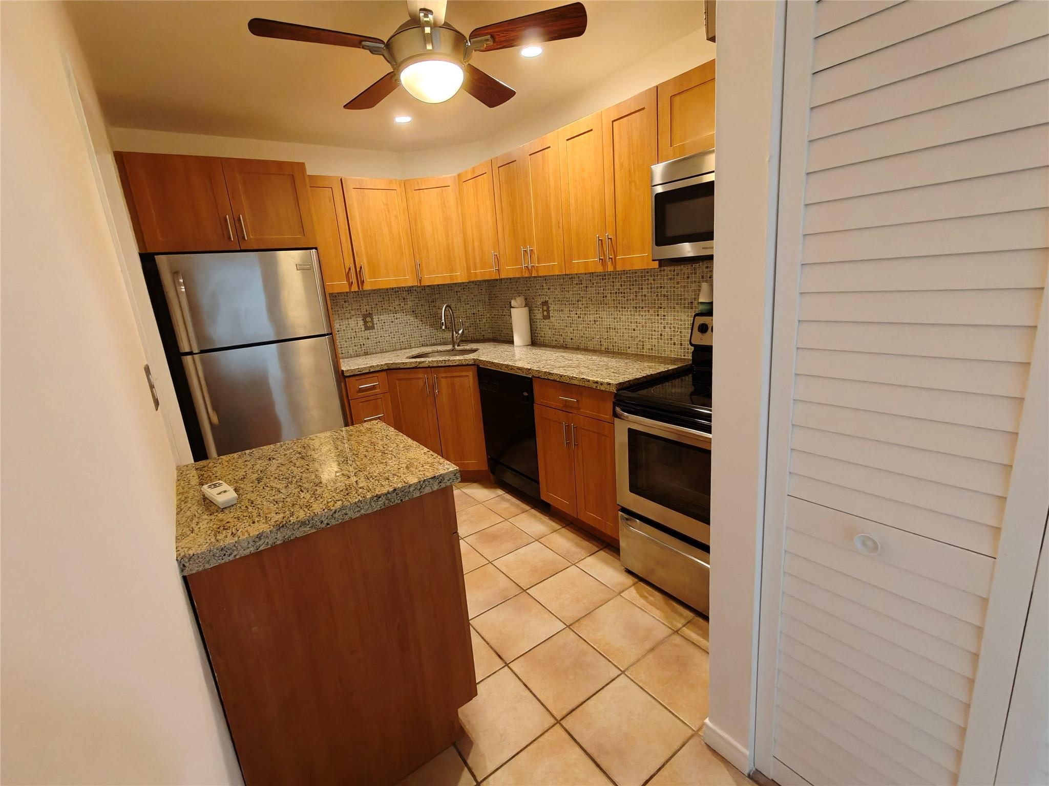 3129 Oakland Shores Dr A211