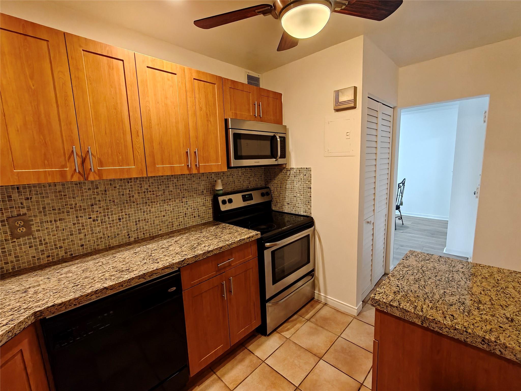 3129 Oakland Shores Dr A211