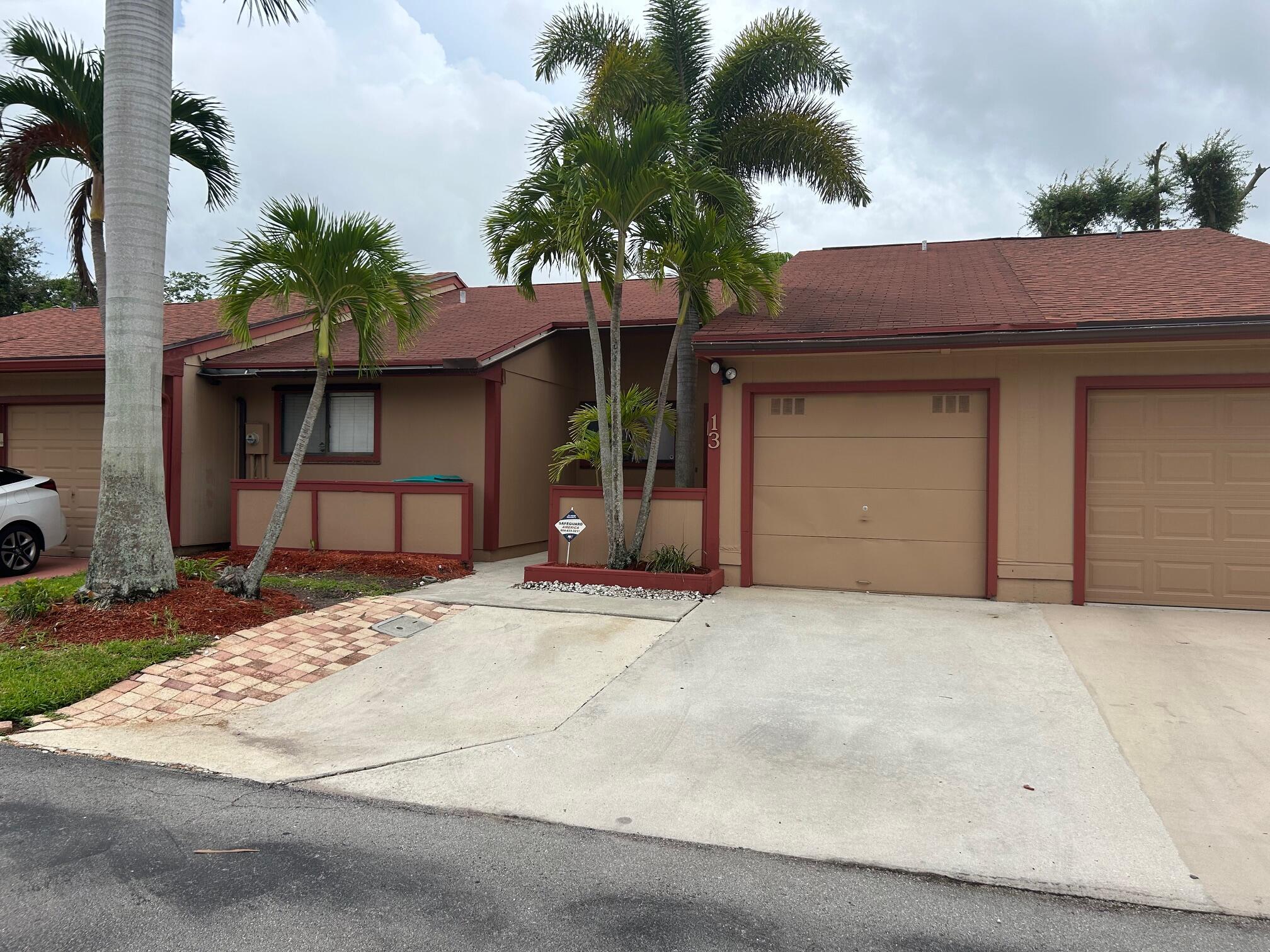 OPEN FLOOR PLAN WITH VAULTED CEILINGS. NICE SCREENED PATIO OVERLOOKING GARDEN AREA. ONE CAR GARAGE
