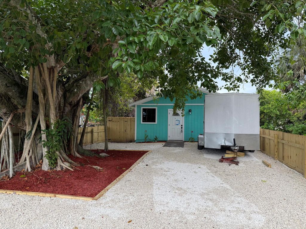 Photo of 801 SE Central Avenue, Stuart, FL 34994 (MLS # R11099037)