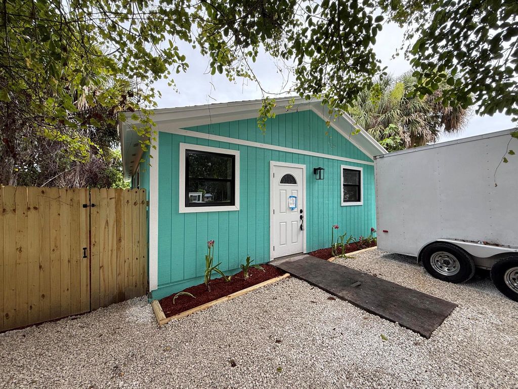 Photo of 801 SE Central Avenue, Stuart, FL 34994 (MLS # R11099037)