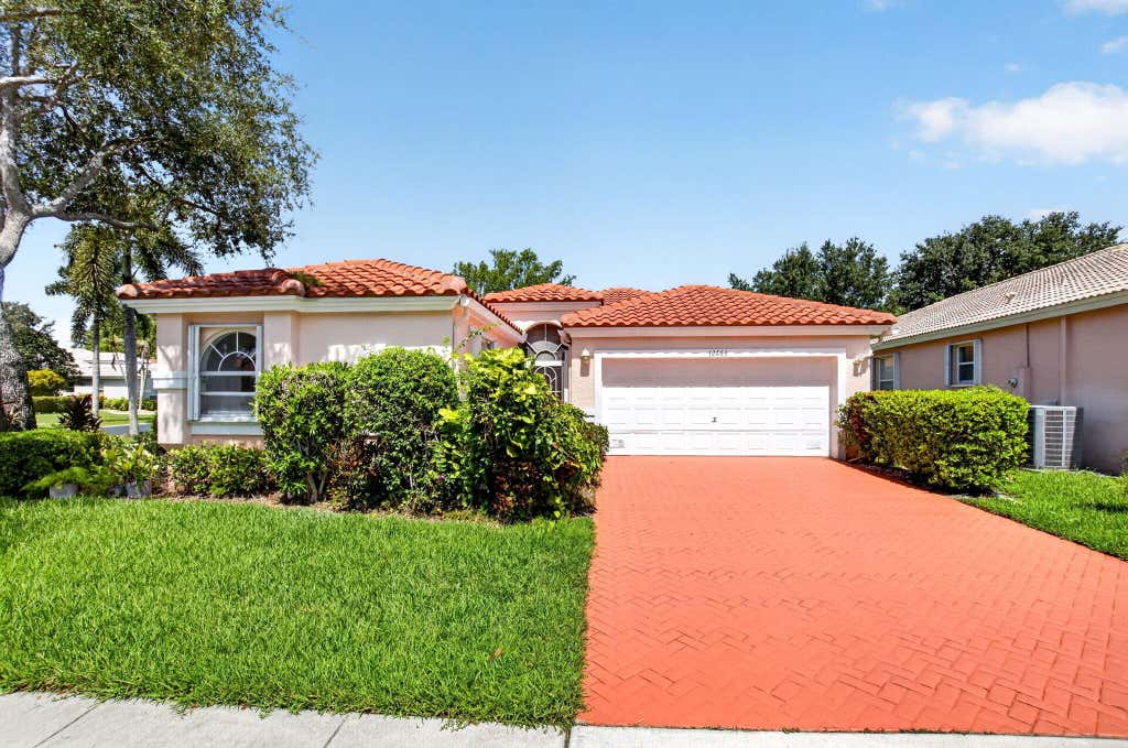 Photo of 12663 CORAL LAKES Drive, Boynton Beach, FL 33437 (MLS # B26065482)