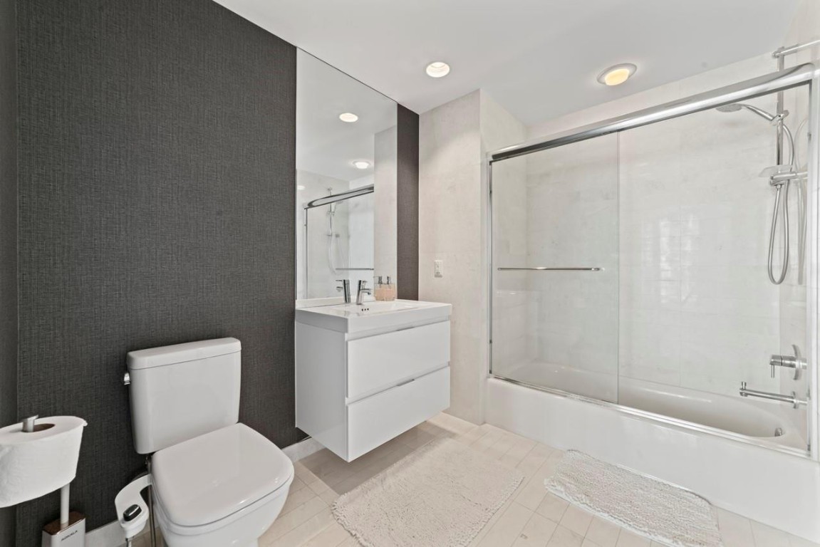 MARINA PALMS - Residential