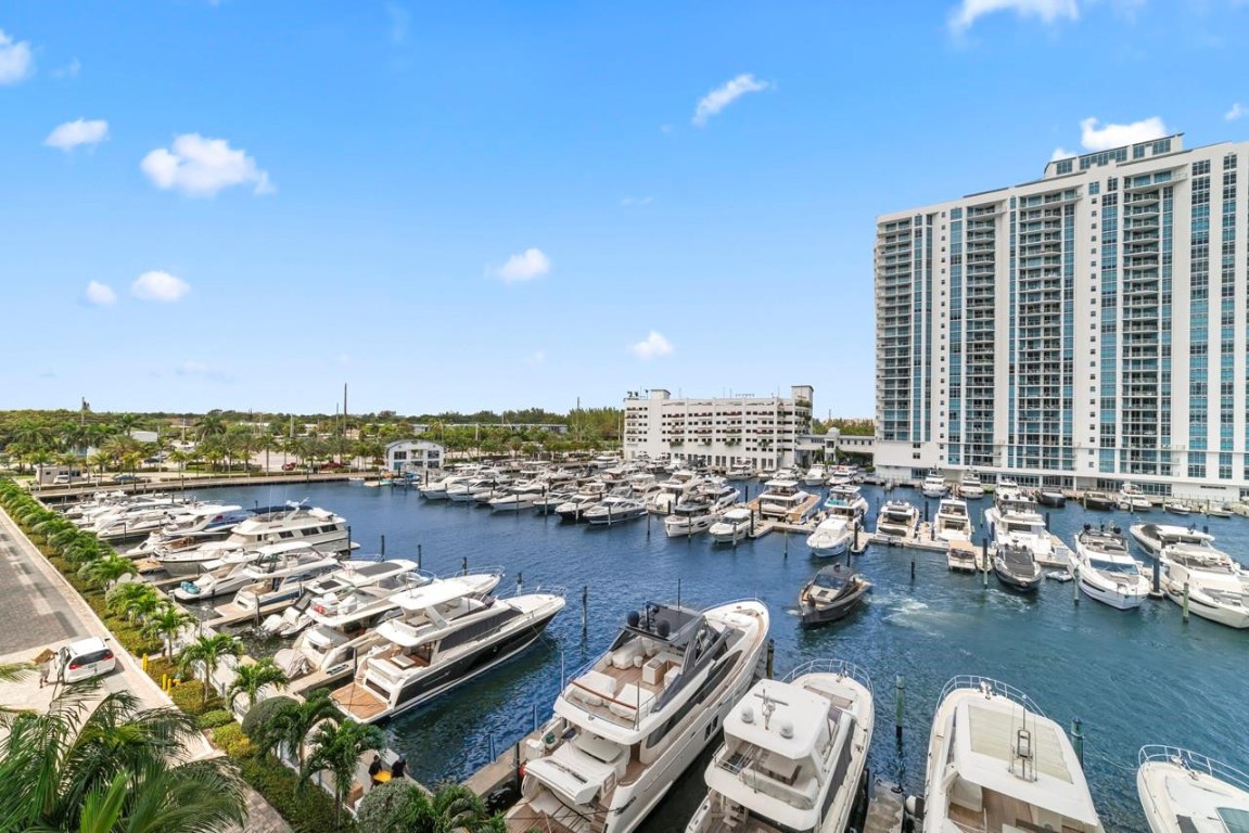 MARINA PALMS - Residential