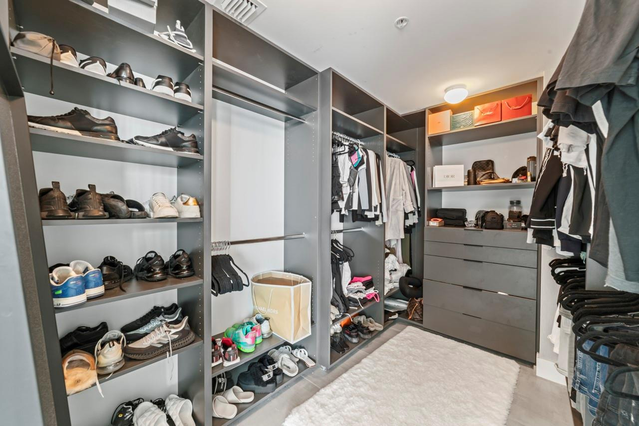 MARINA PALMS - Residential