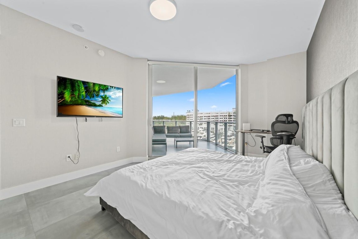 MARINA PALMS - Residential