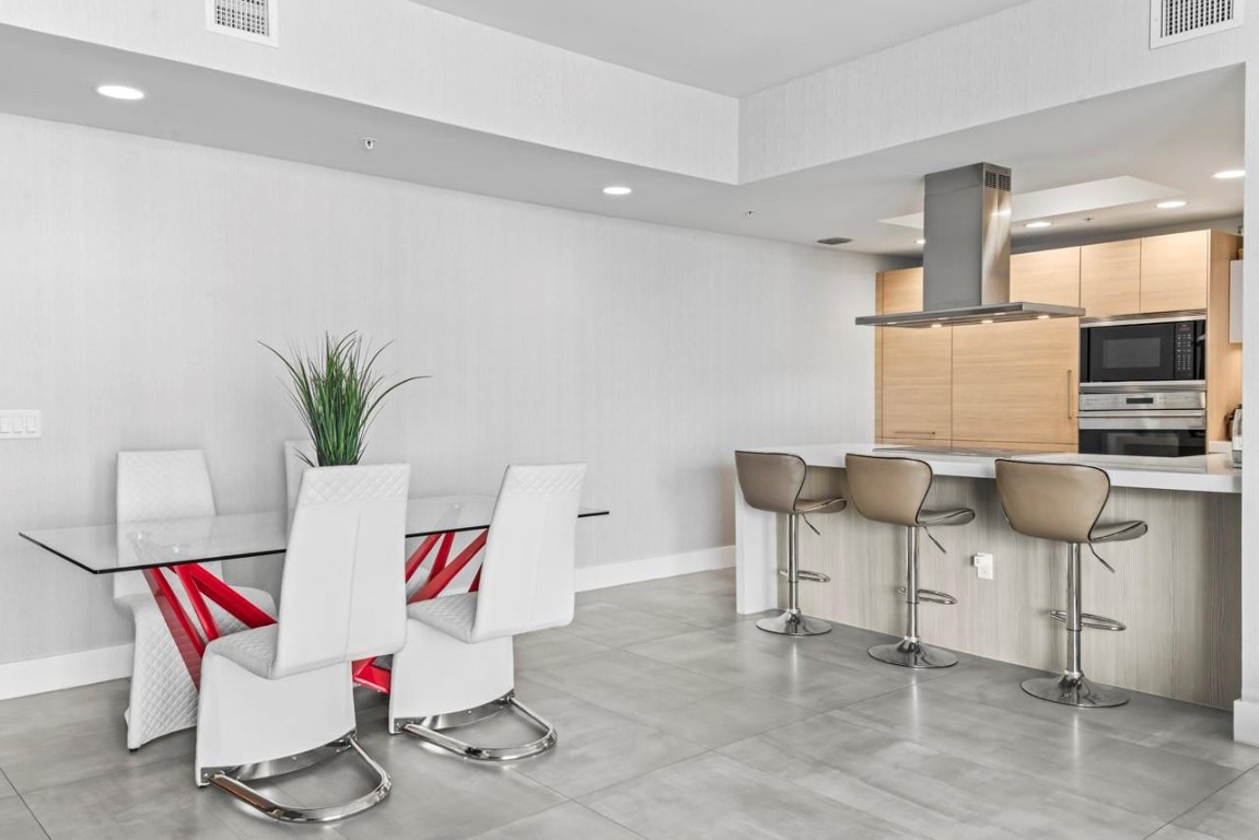 MARINA PALMS - Residential