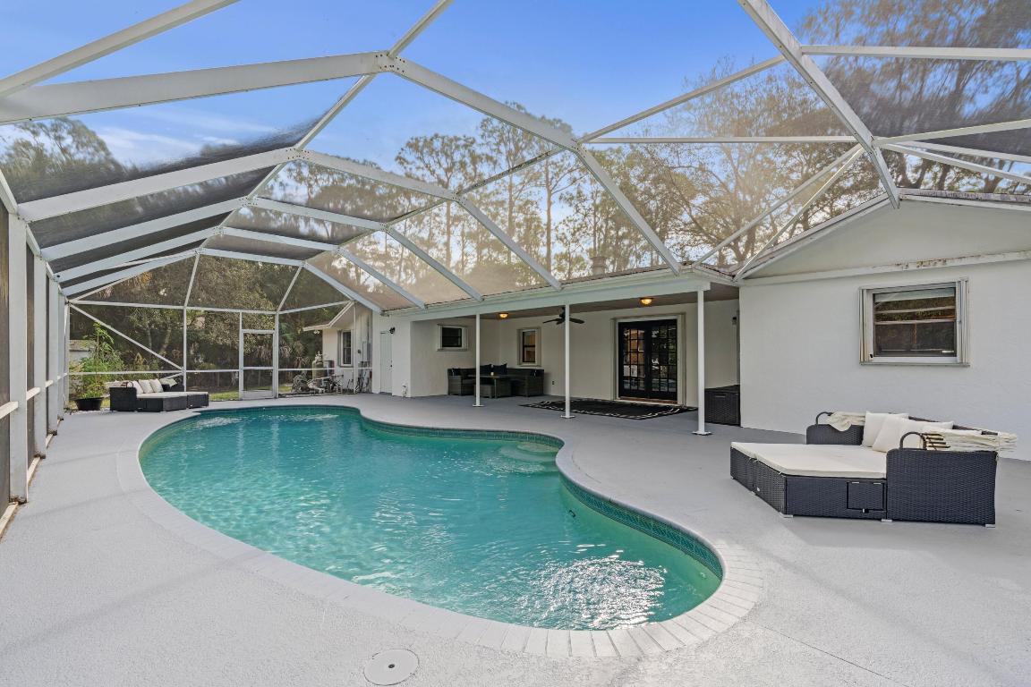 LOXAHATCHEE GROVES IN - Residential