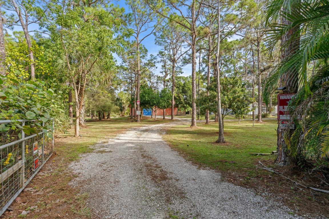 LOXAHATCHEE GROVES IN - Residential