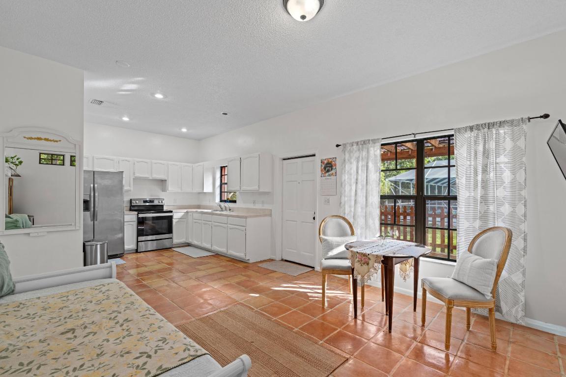 LOXAHATCHEE GROVES IN - Residential