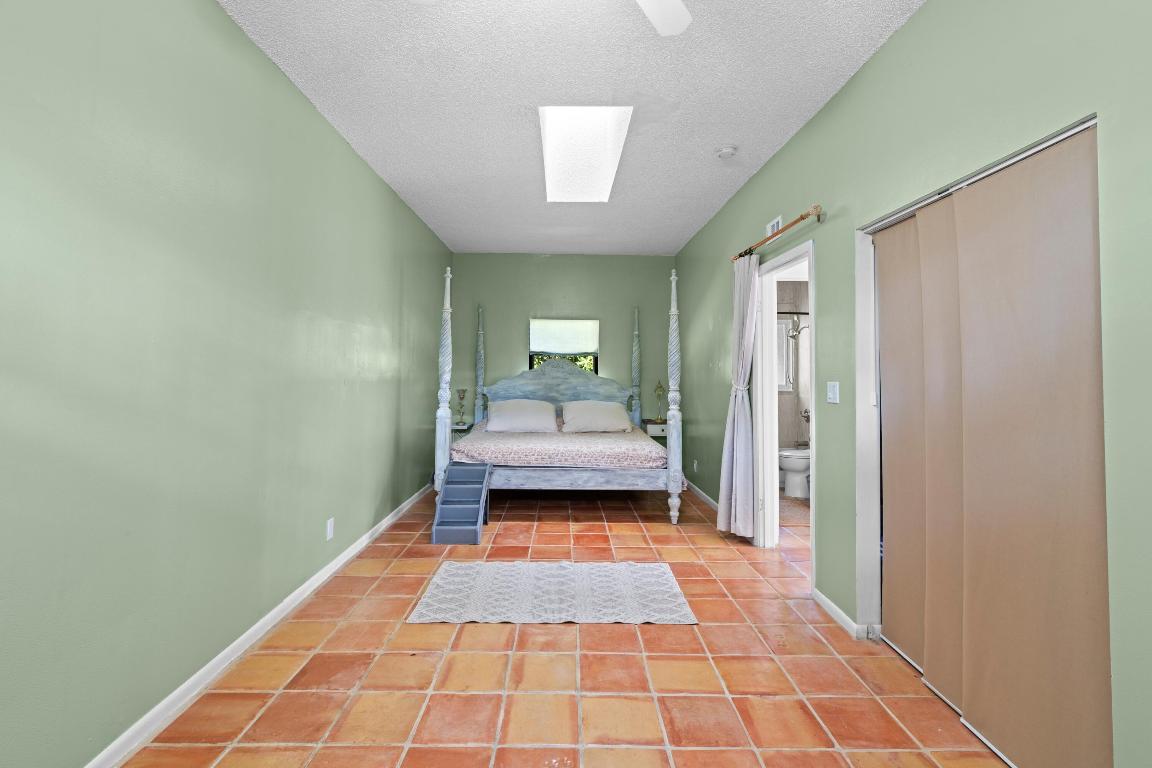 LOXAHATCHEE GROVES IN - Residential