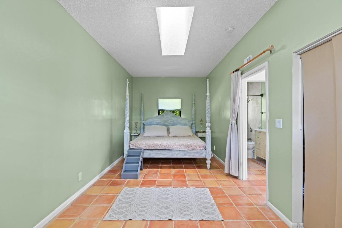 LOXAHATCHEE GROVES IN - Residential