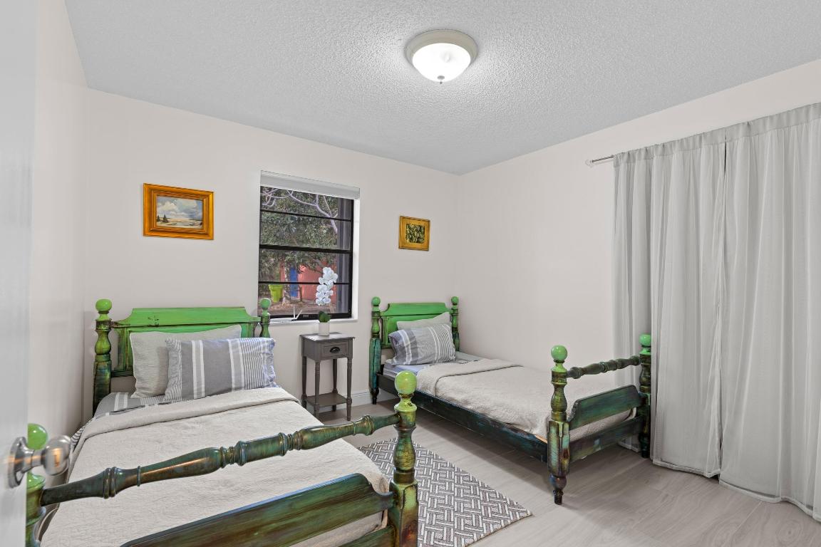 LOXAHATCHEE GROVES IN - Residential