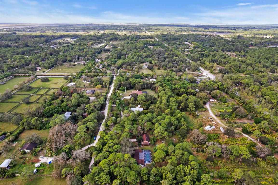 LOXAHATCHEE GROVES IN - Residential