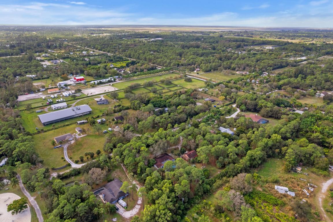 LOXAHATCHEE GROVES IN - Residential
