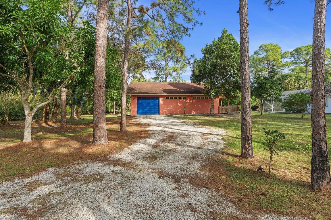 LOXAHATCHEE GROVES IN - Residential