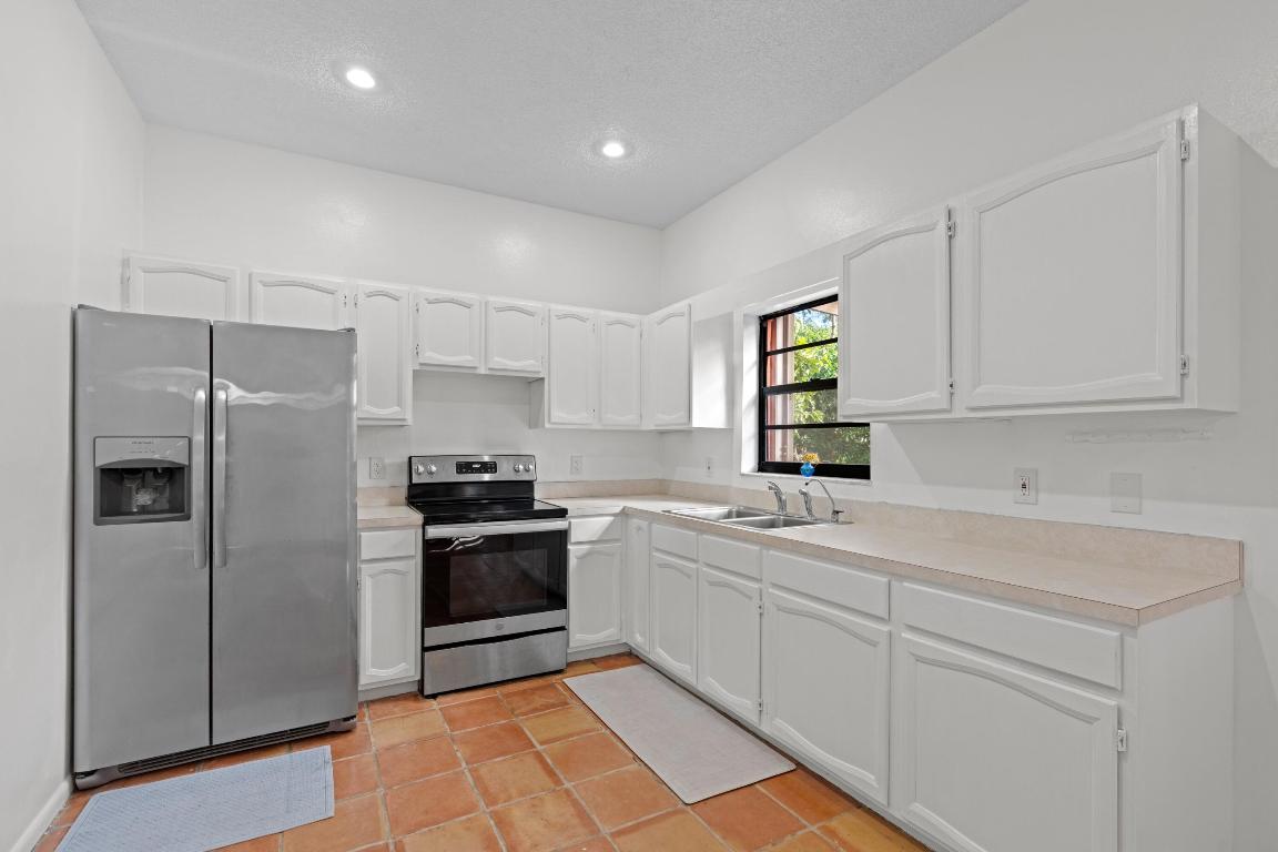 LOXAHATCHEE GROVES IN - Residential