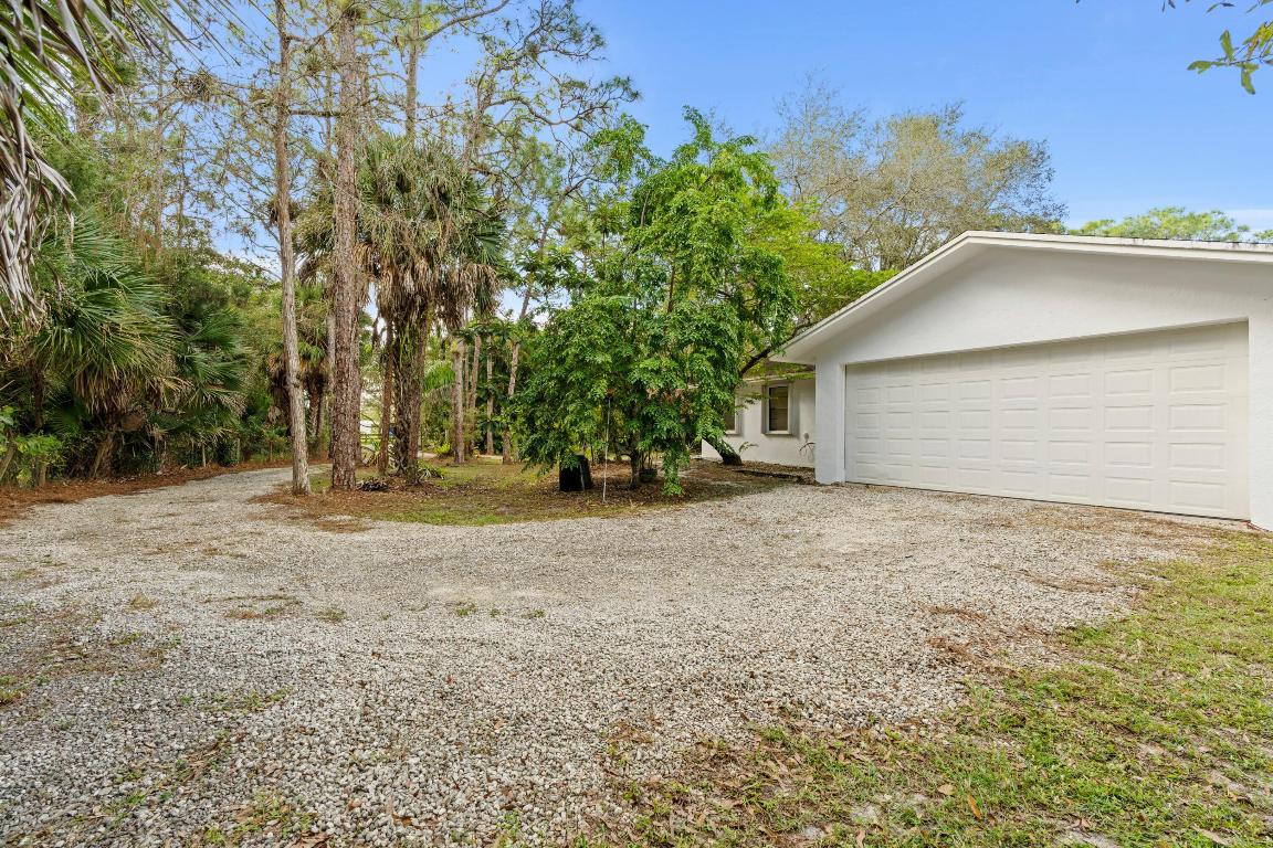 LOXAHATCHEE GROVES IN - Residential