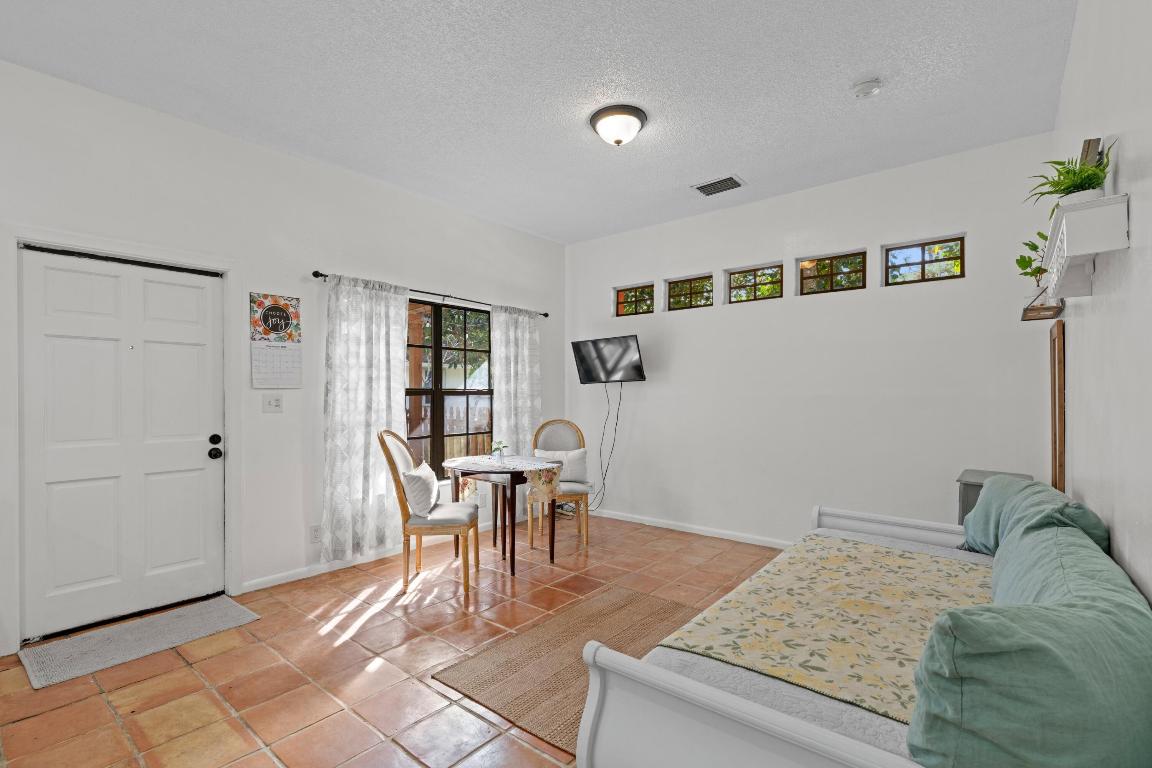 LOXAHATCHEE GROVES IN - Residential