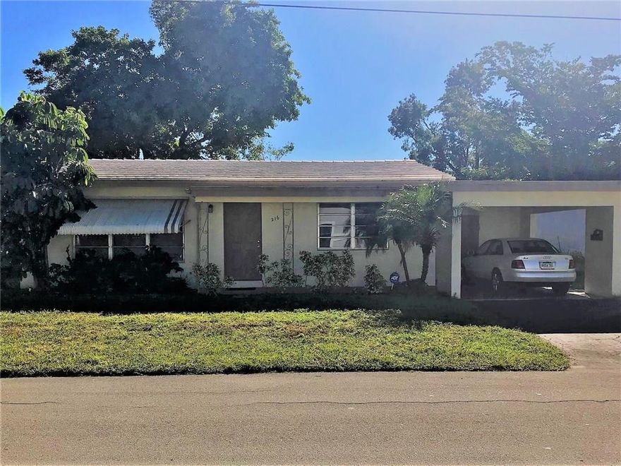 SINGLE FAMILY HOME ON CORNER LOT EAST SIDE! WATER AND LAWN INCLUDED! THIS SPACIOUS 2/1 HAS  NEUTRAL TILE THRU-OUT THE MAIN LIVING AREAS & WOOD ENG. FLOORS IN BEDROOMS. FRESHLY PAINTED,NEW KITCHEN APPLIANCES. MASTER BEDROOM HAS HUGE WALK-IN CLOSET OF 18'x 4.5" FOR EXTRA STORAGE SPACE. 1 CAR CARPORT & SEPARATE LAUNDRY ROOM W/ WASHER/DRYER. ONE BLOCK FROM WILTON DR. (ne 4TH ave) CLOSE TO SHOPPING & RESTAURANTS. PETS WELCOME NO FENCE, FRONT YARD ONLY,NO VICIOUS BREEDS. Send application credit and background