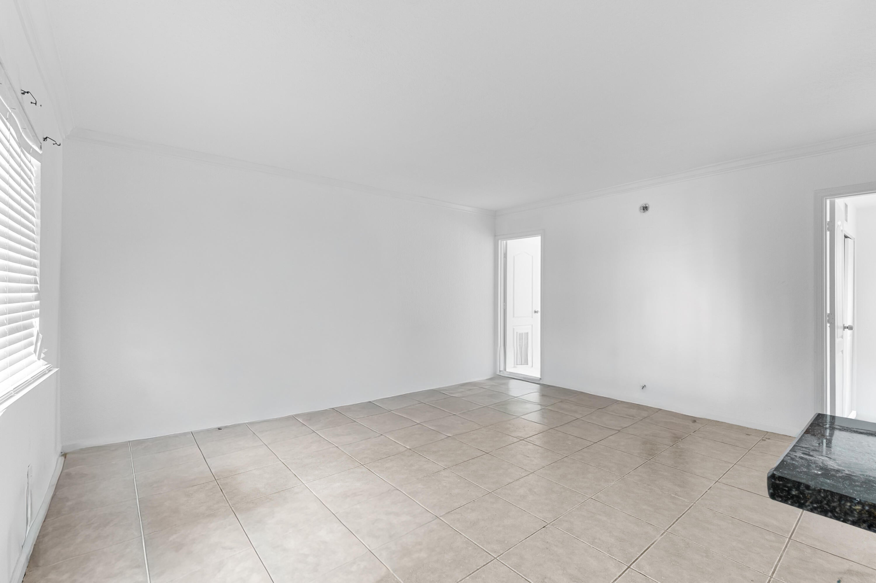 2655 NE 8th Avenue 106