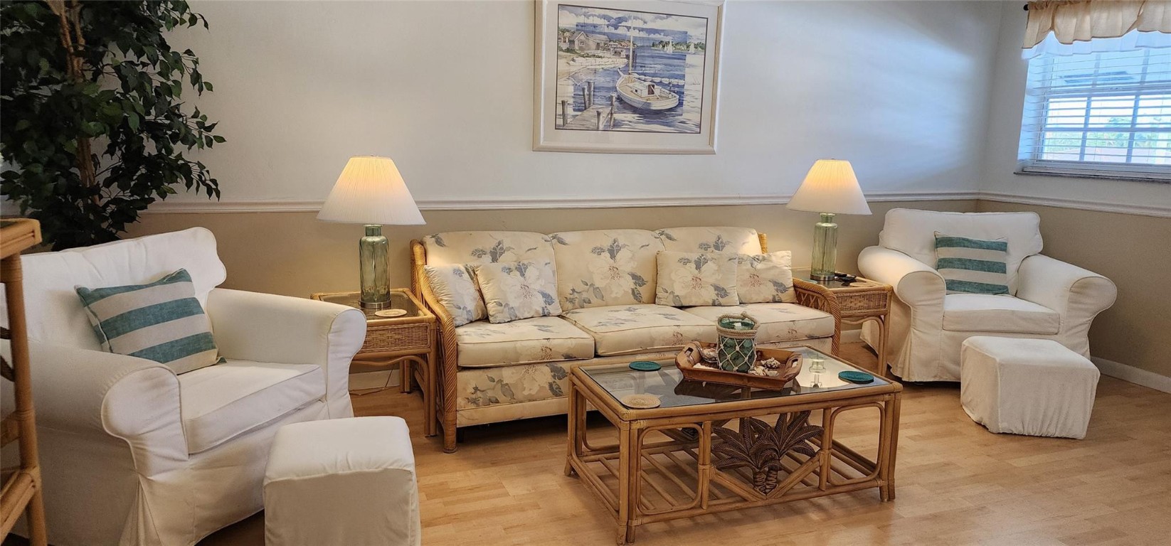 LIGHTHOUSE POINT GARDENS - Residential