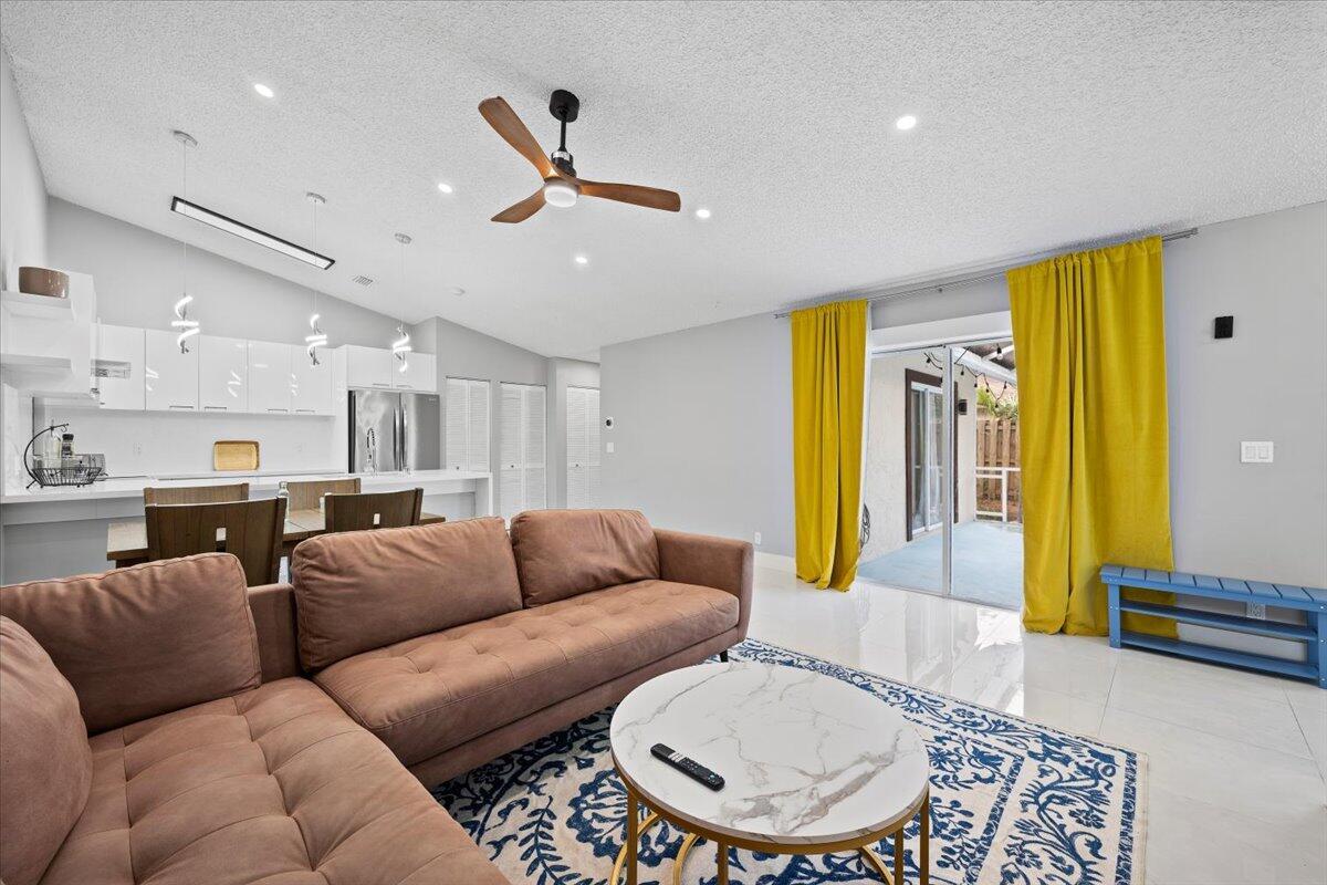 1329 Periwinkle Place