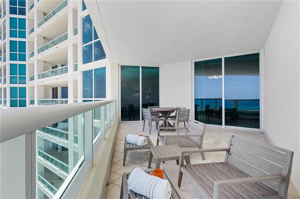 Las Olas Beach Club - Residential