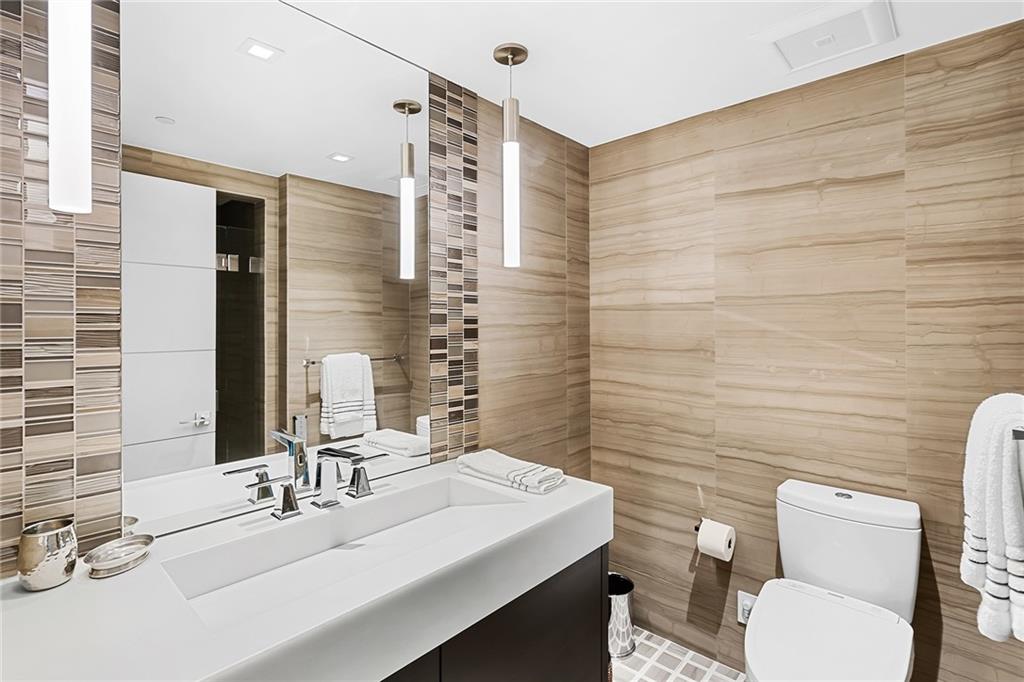 Las Olas Beach Club - Residential