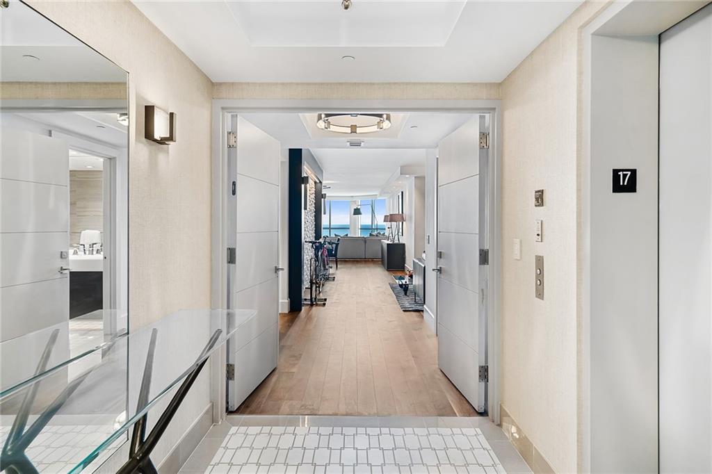 Las Olas Beach Club - Residential