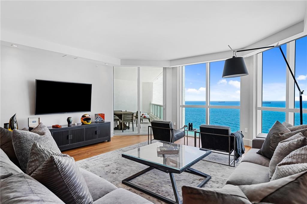 Las Olas Beach Club - Residential
