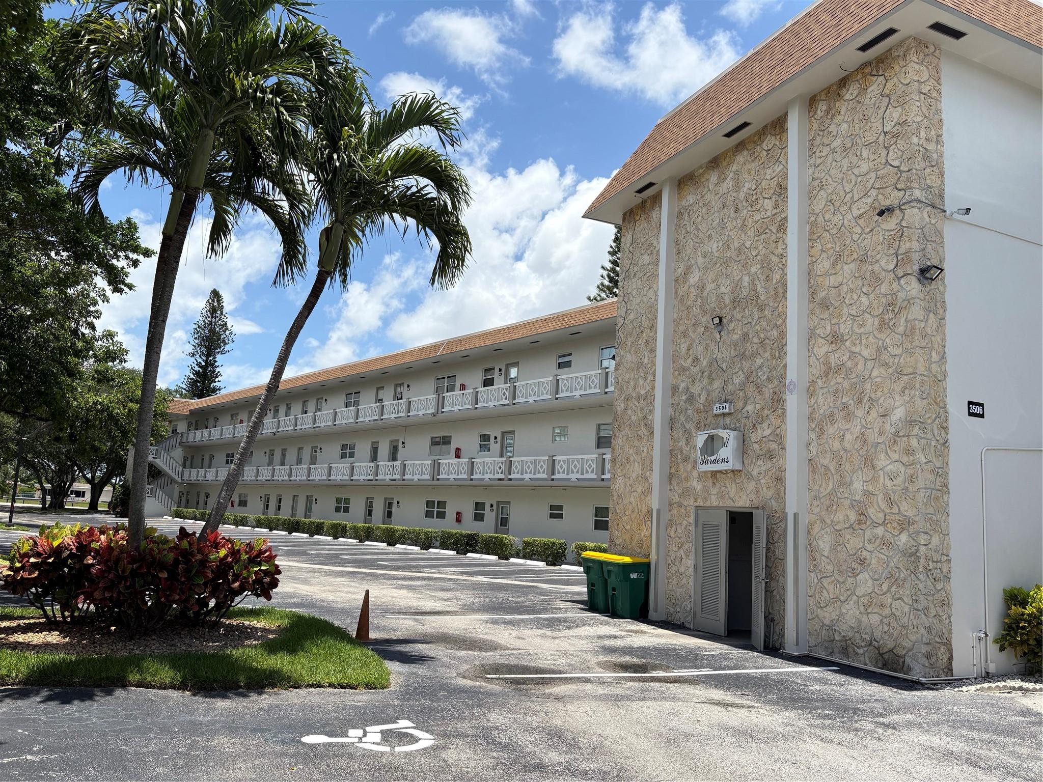 HAWAIIAN GARDEN - Residential