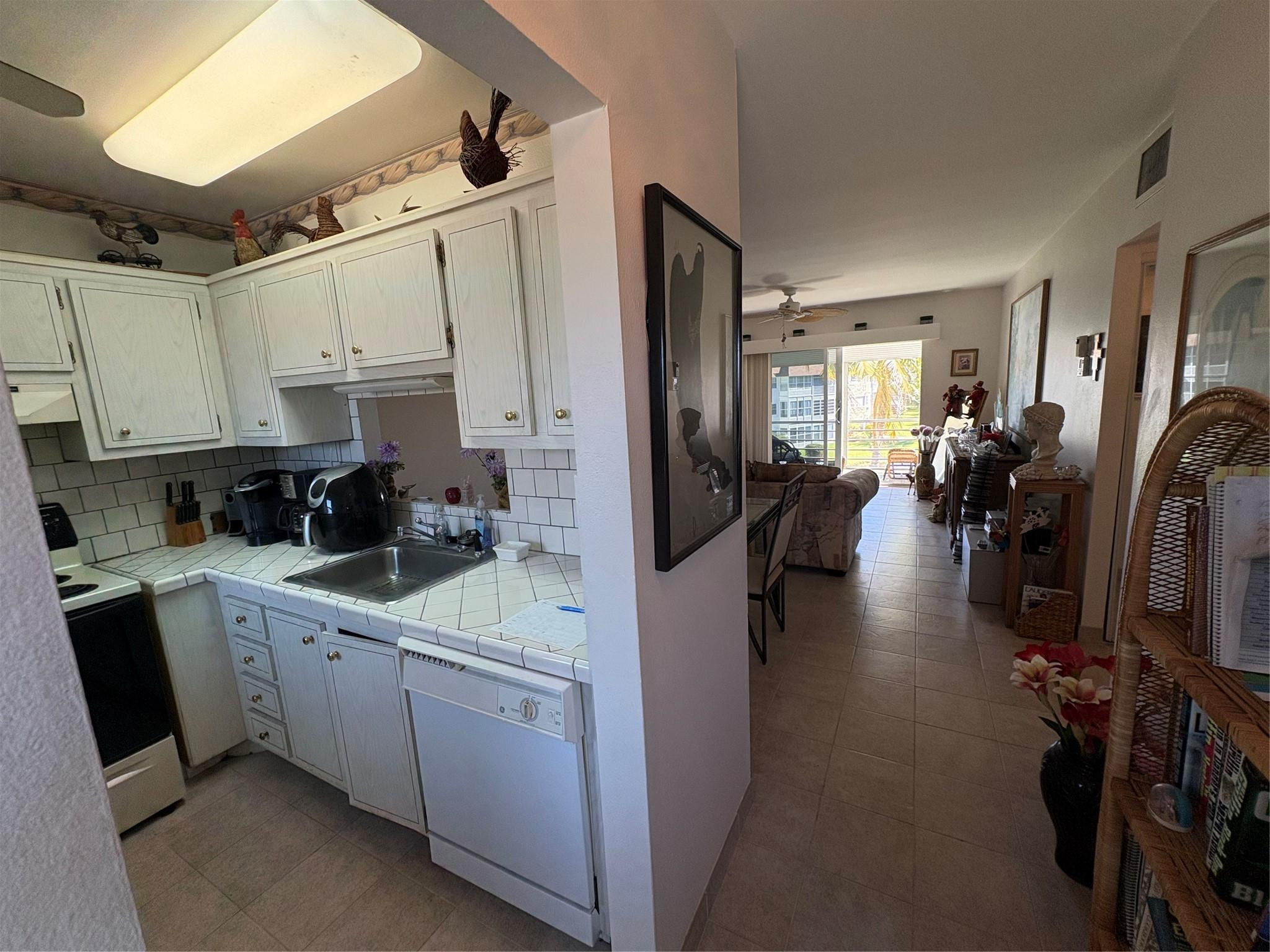 HAWAIIAN GARDEN - Residential