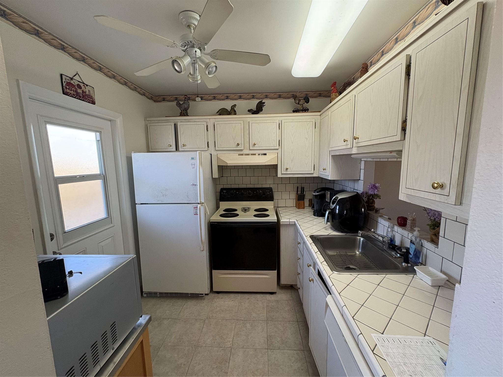 HAWAIIAN GARDEN - Residential