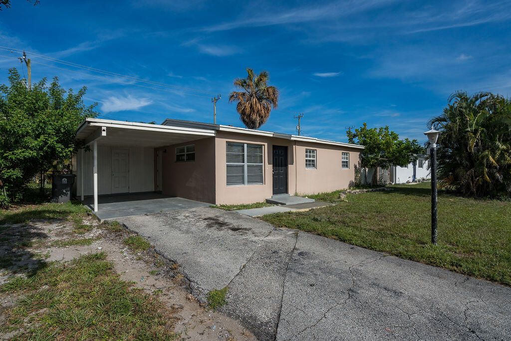 Photo of 9274 Birmingham Drive, Palm Beach Gardens, FL 33410 (MLS # R11009901)