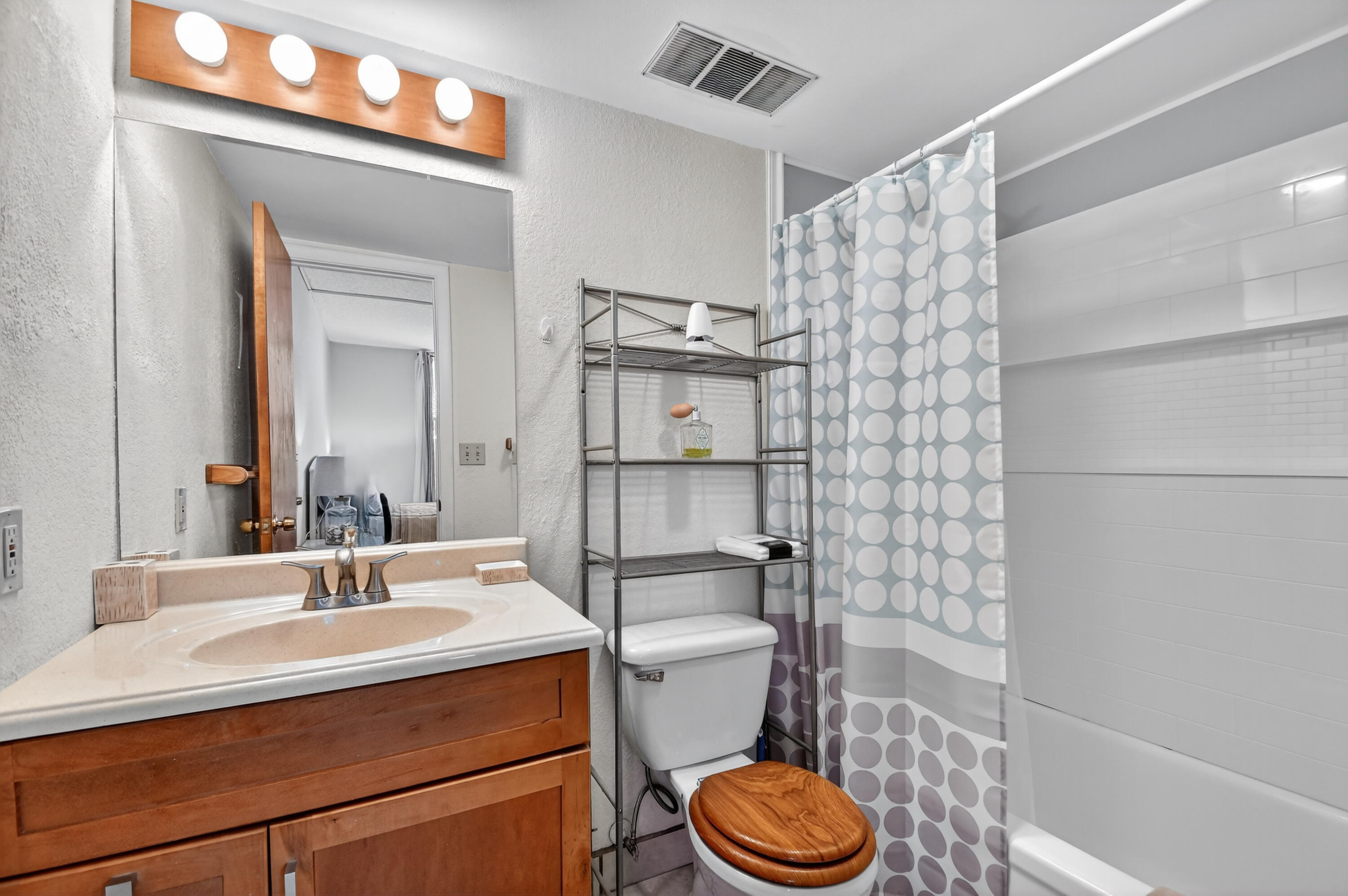 SEACREST VILLAS CONDO - Residential Lease