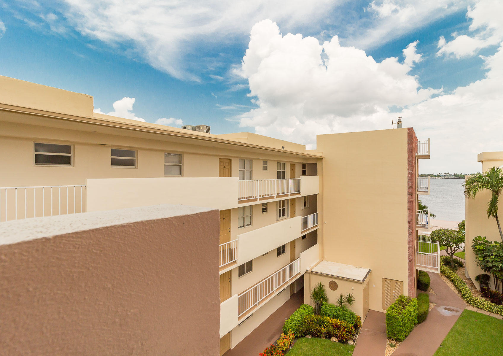 SEACREST VILLAS CONDO - Residential Lease