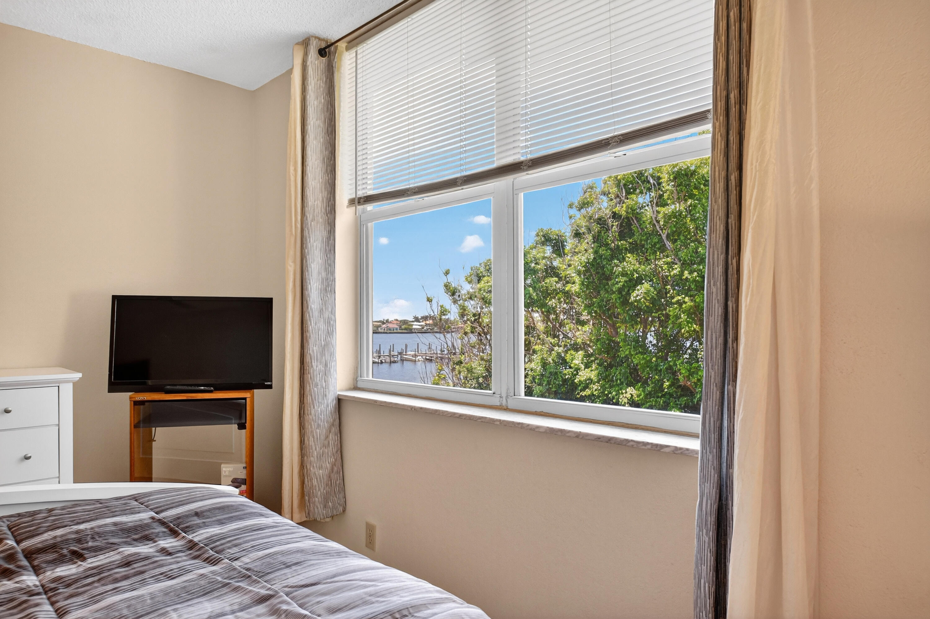 SEACREST VILLAS CONDO - Residential Lease