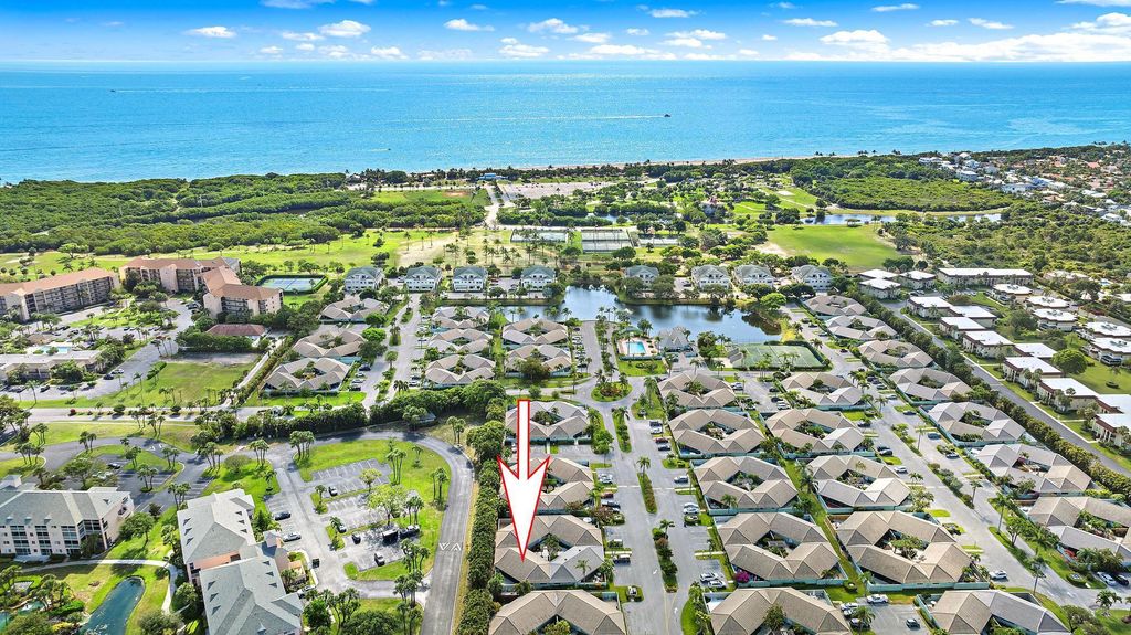 Photo of 1127 E Seminole Avenue #14d, Jupiter, FL 33477 (MLS # R11092601)