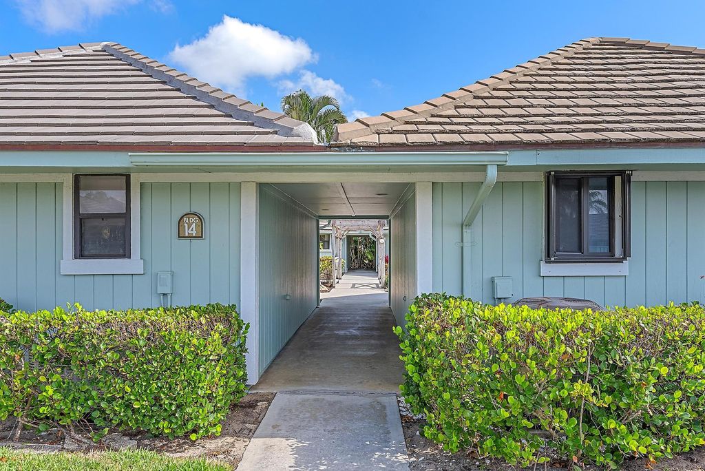 Photo of 1127 E Seminole Avenue #14d, Jupiter, FL 33477 (MLS # R11092601)