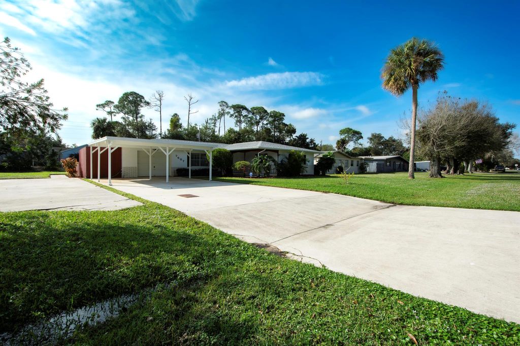 Photo of 7507 James Road, Fort Pierce, FL 34951 (MLS # R10945834)