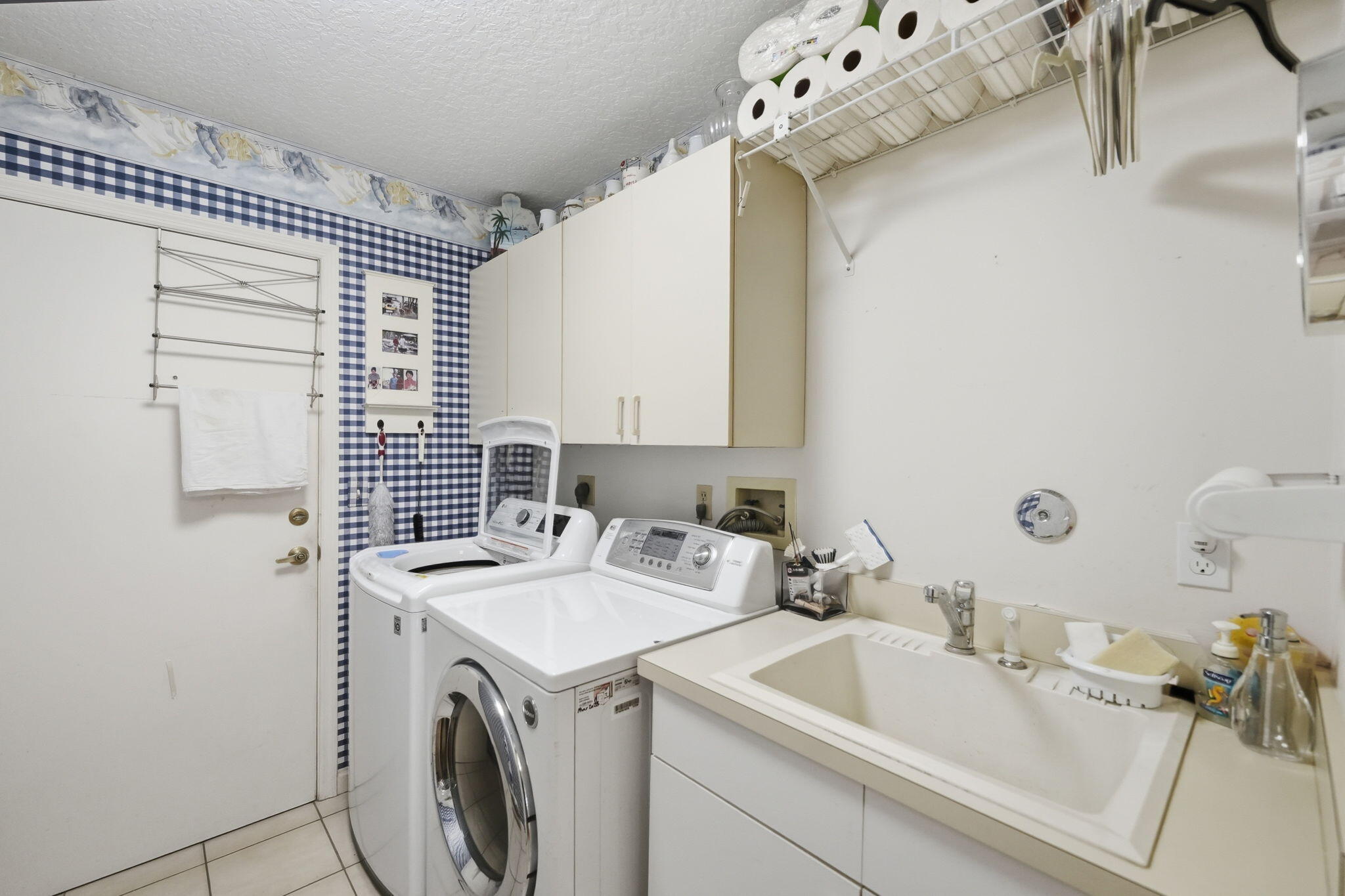 PINE TREE TERRACE - Residential