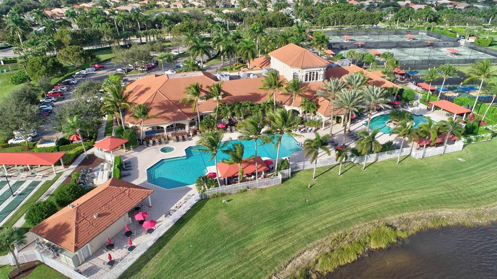 VENETIAN ISLES - Residential