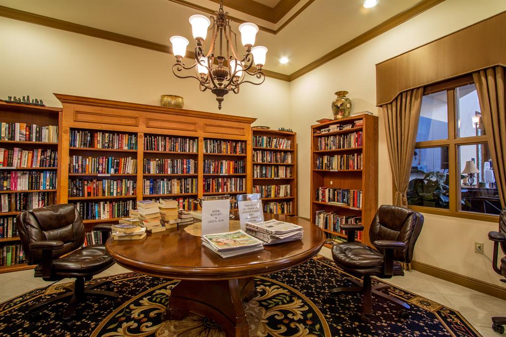 VENETIAN ISLES - Residential