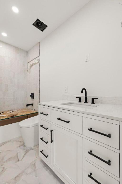 Poinsettia Heights - Residential