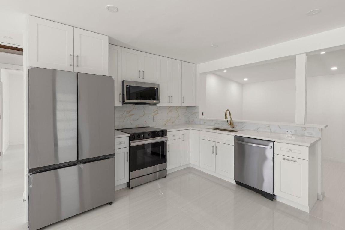 Poinsettia Heights - Residential